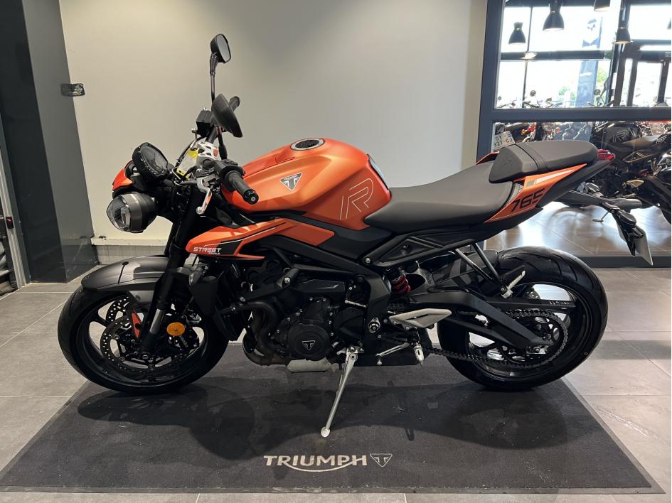 TRIUMPH STREET TRIPLE 765 R A2