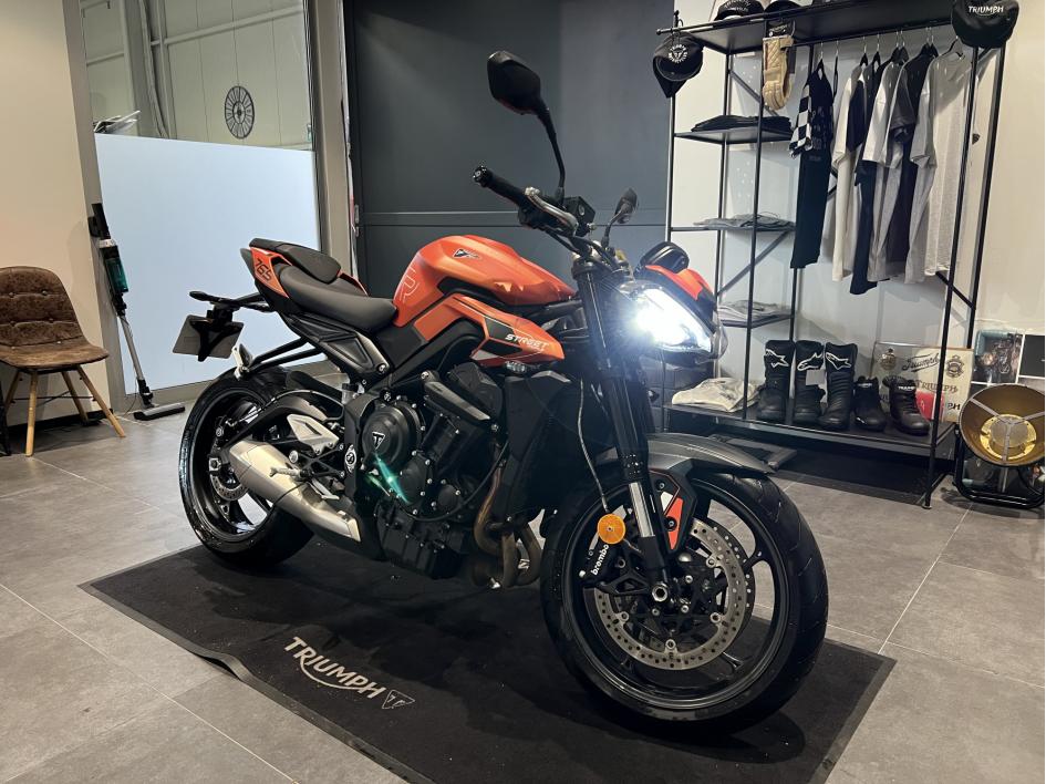 TRIUMPH STREET TRIPLE 765 R A2