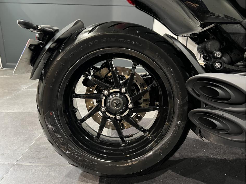 TRIUMPH ROCKET 3 R STORM