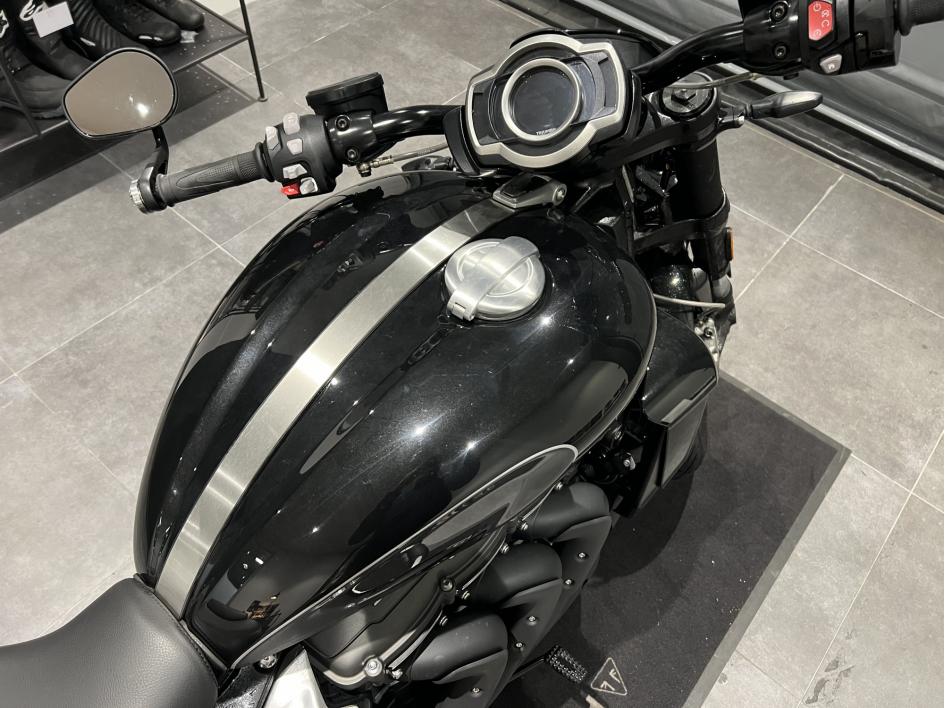 TRIUMPH ROCKET 3 R STORM