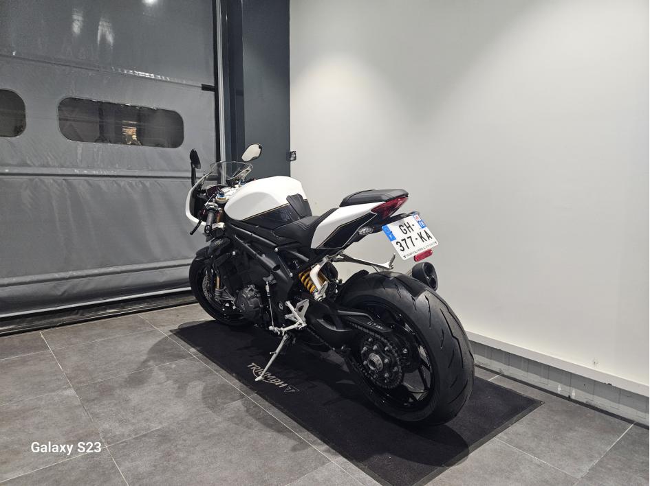 TRIUMPH SPEED TRIPLE 1200 RR