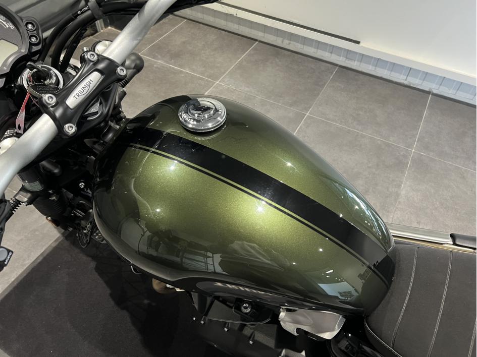 TRIUMPH SCRAMBLER 900 - CHROME EDITION