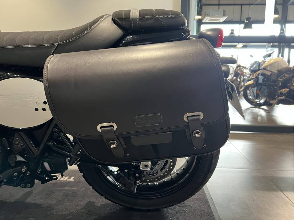 TRIUMPH SCRAMBLER 900 - CHROME EDITION