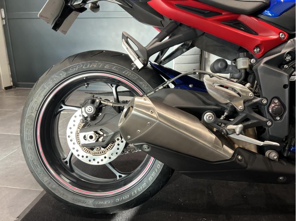 TRIUMPH STREET TRIPLE 675 R