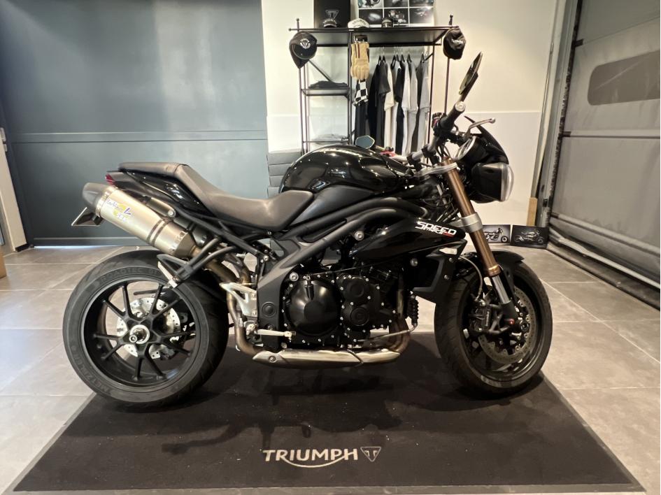 TRIUMPH SPEED TRIPLE 1050