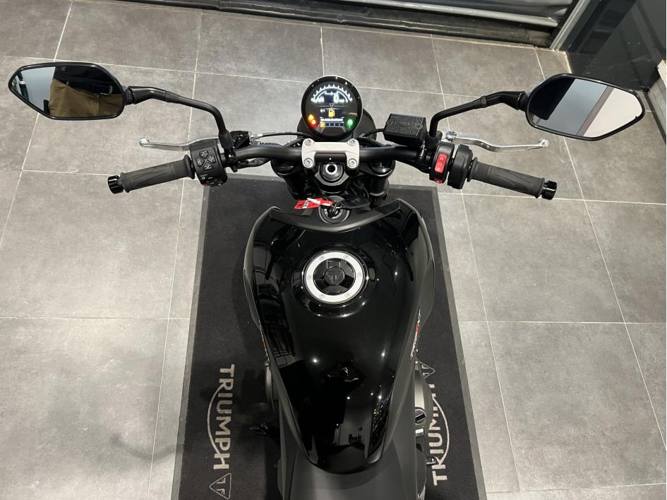 TRIUMPH TRIDENT 660 - A2